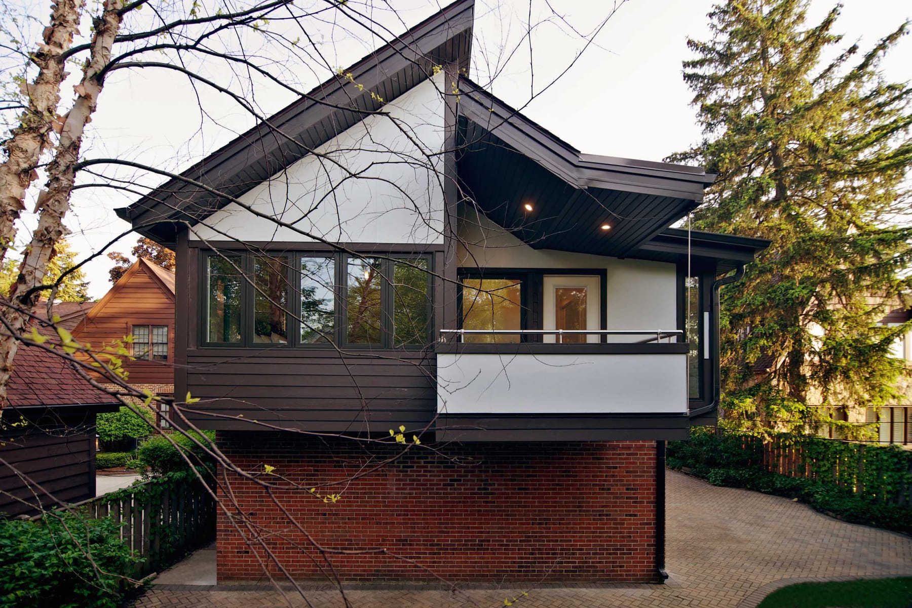 New Tudor, image 2