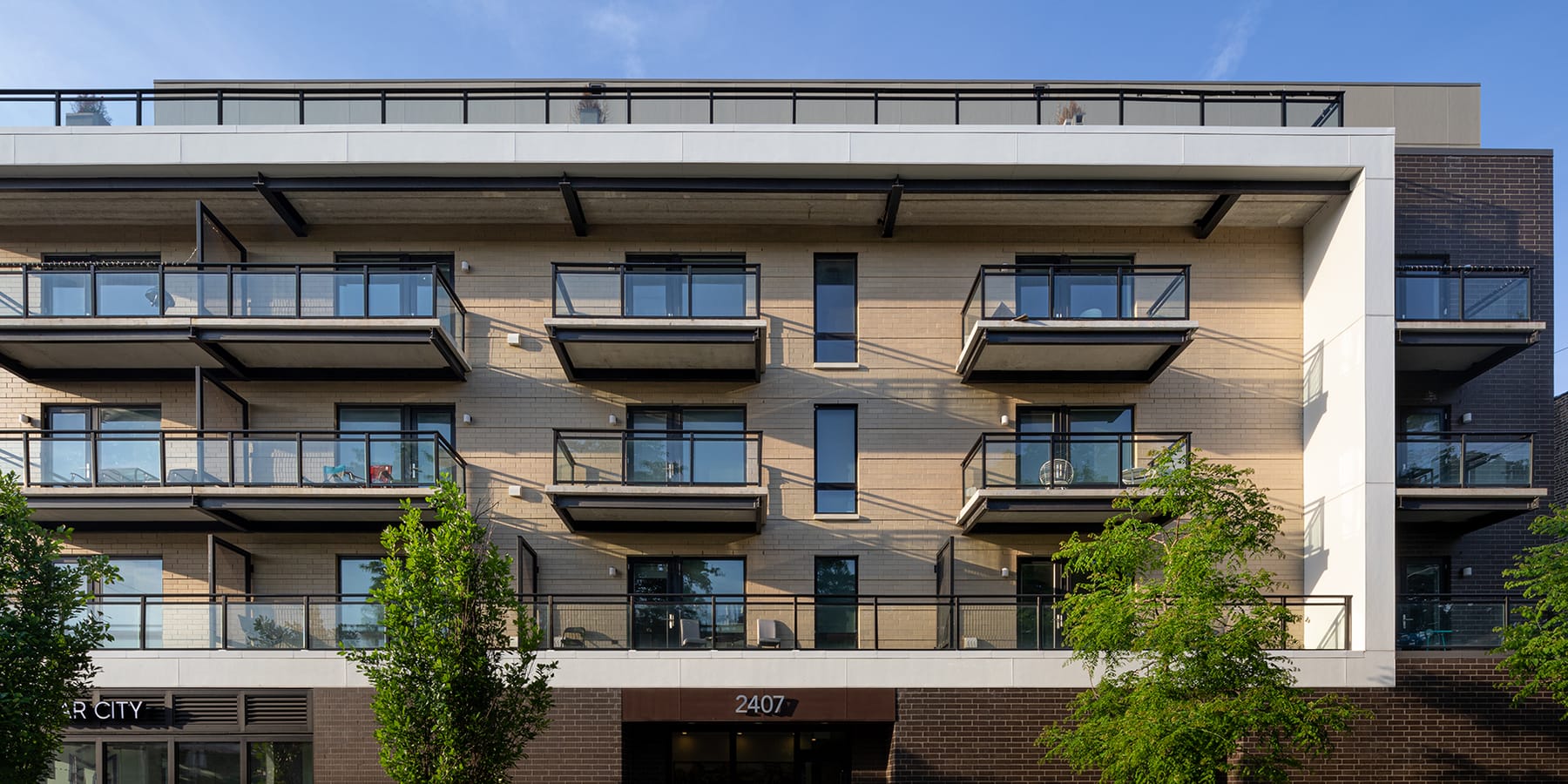 2407 W. Eastwood