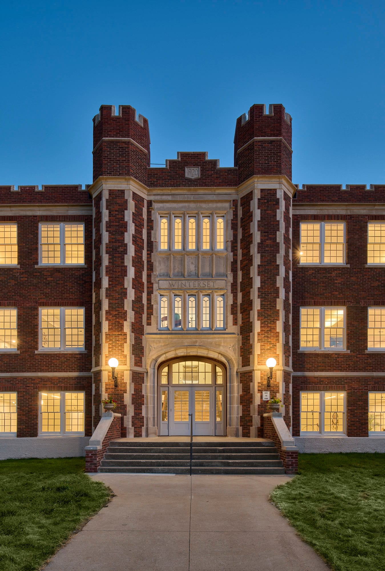 Historic Winterset High School apartments, image 10
